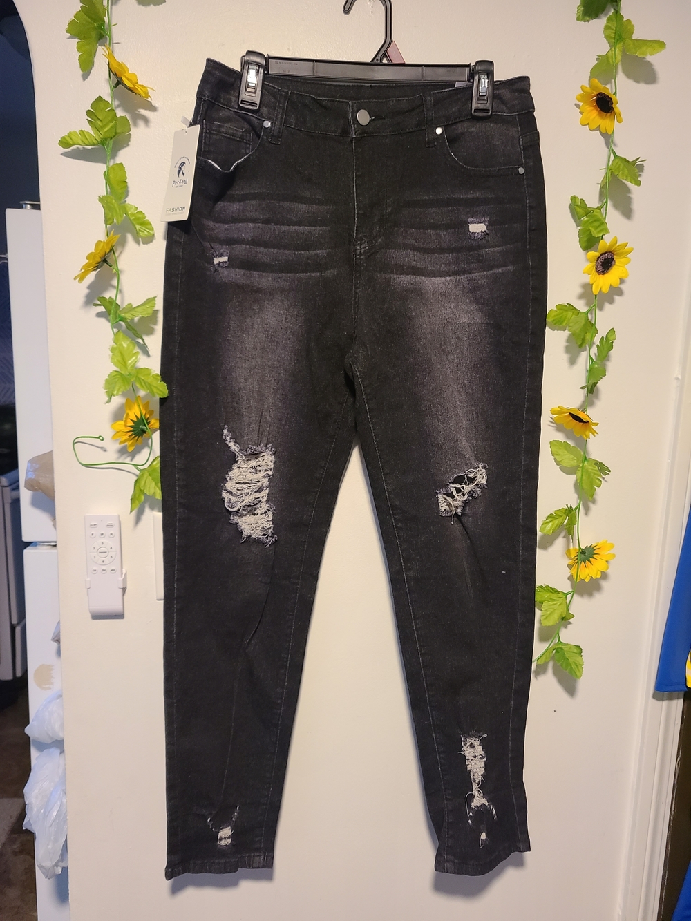 Nwt Perzeal Large Stretchy Black Distressed Women’s Jeans High-Rise Slim Fit
